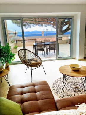 Grand Duplex climatisé avec terrasse face à la mer